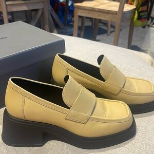 Vagabond Dorah Loafers..in the perfect yellow!